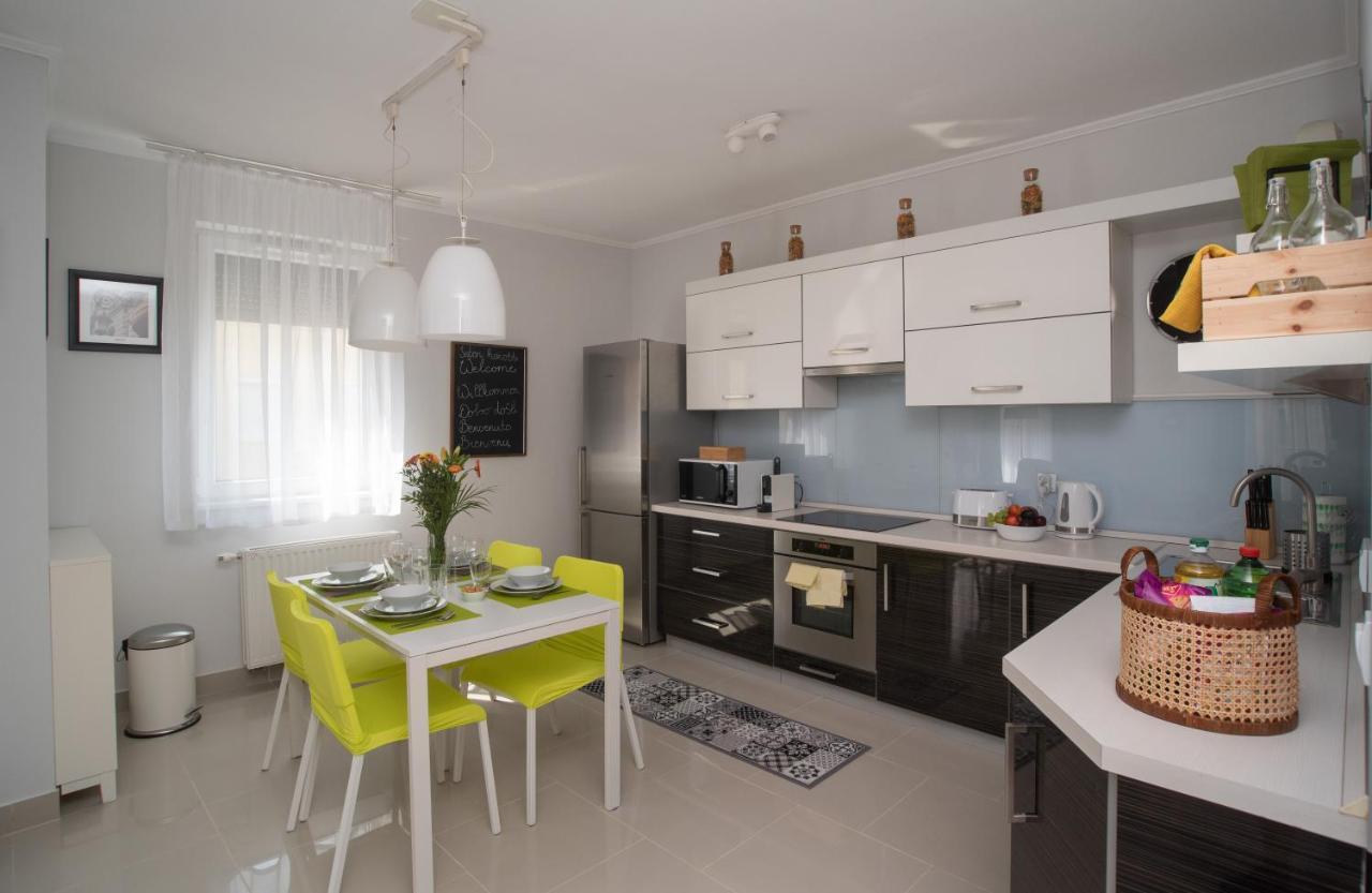 Sunny Home Near Bud With 2Br, Ac And Free Parking Vecsés Exteriör bild