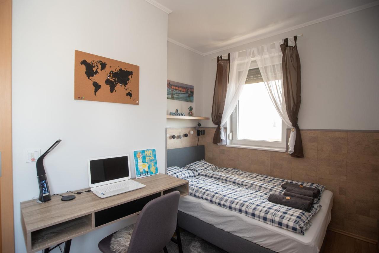 Sunny Home Near Bud With 2Br, Ac And Free Parking Vecsés Exteriör bild