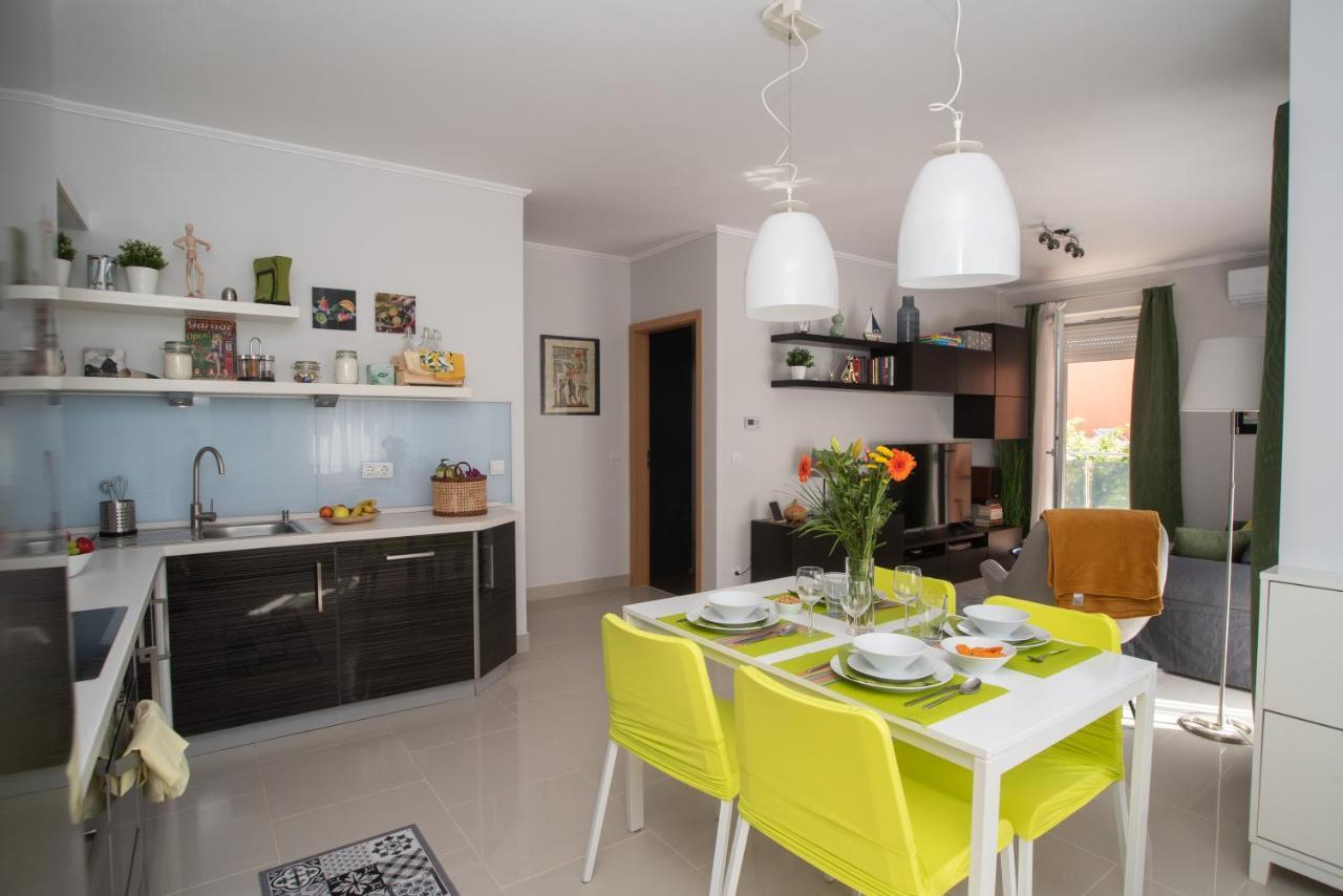 Sunny Home Near Bud With 2Br, Ac And Free Parking Vecsés Exteriör bild