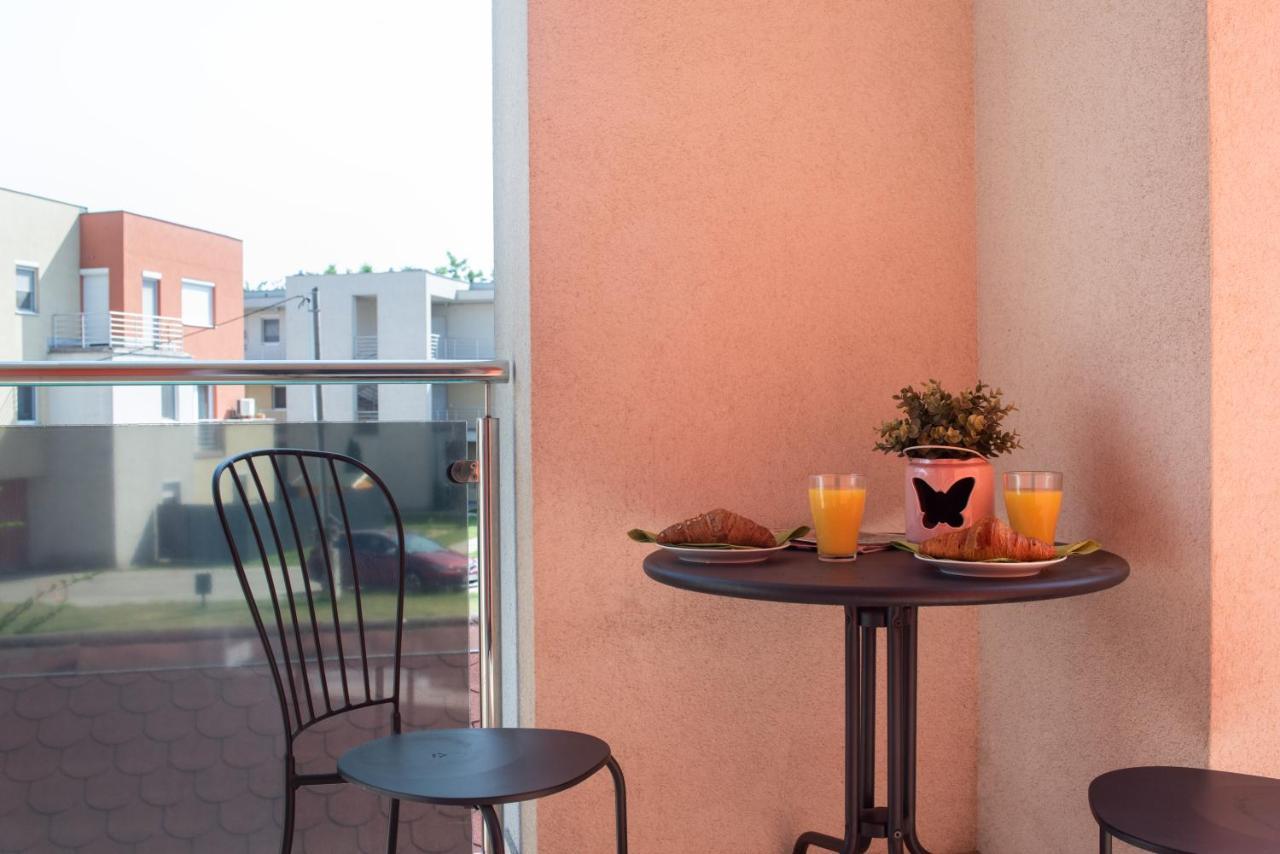 Sunny Home Near Bud With 2Br, Ac And Free Parking Vecsés Exteriör bild