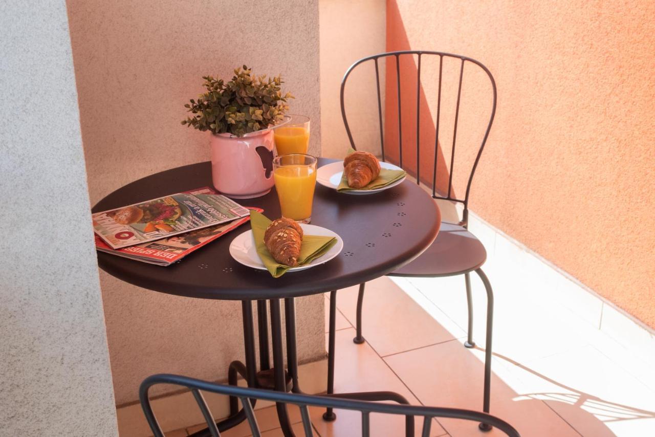 Sunny Home Near Bud With 2Br, Ac And Free Parking Vecsés Exteriör bild