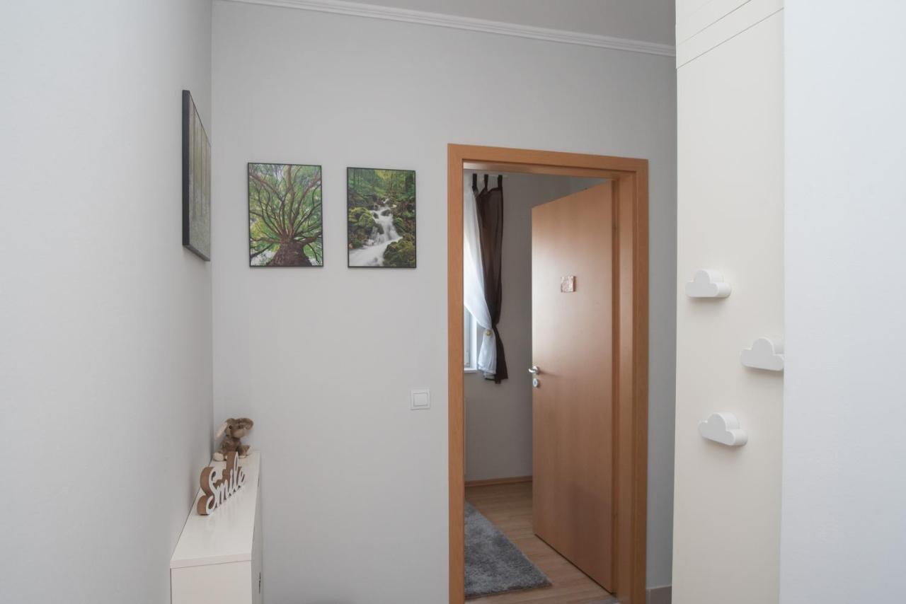 Sunny Home Near Bud With 2Br, Ac And Free Parking Vecsés Exteriör bild